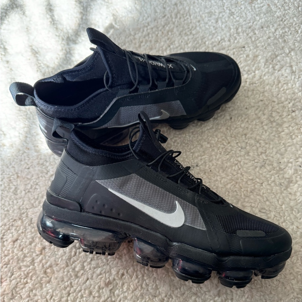 NIKE VAPORMAX sneakers